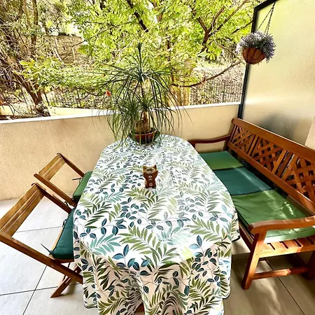 Appartement Calme Et Climatise Avec Terrasse