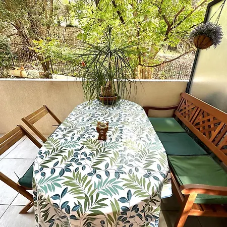 Appartement Calme Et Climatise Avec Terrasse